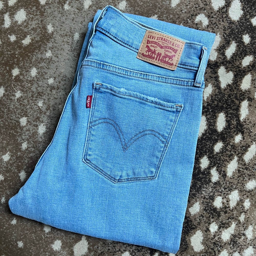 Levi’s Bootcut Jeans - Picture 2 of 8